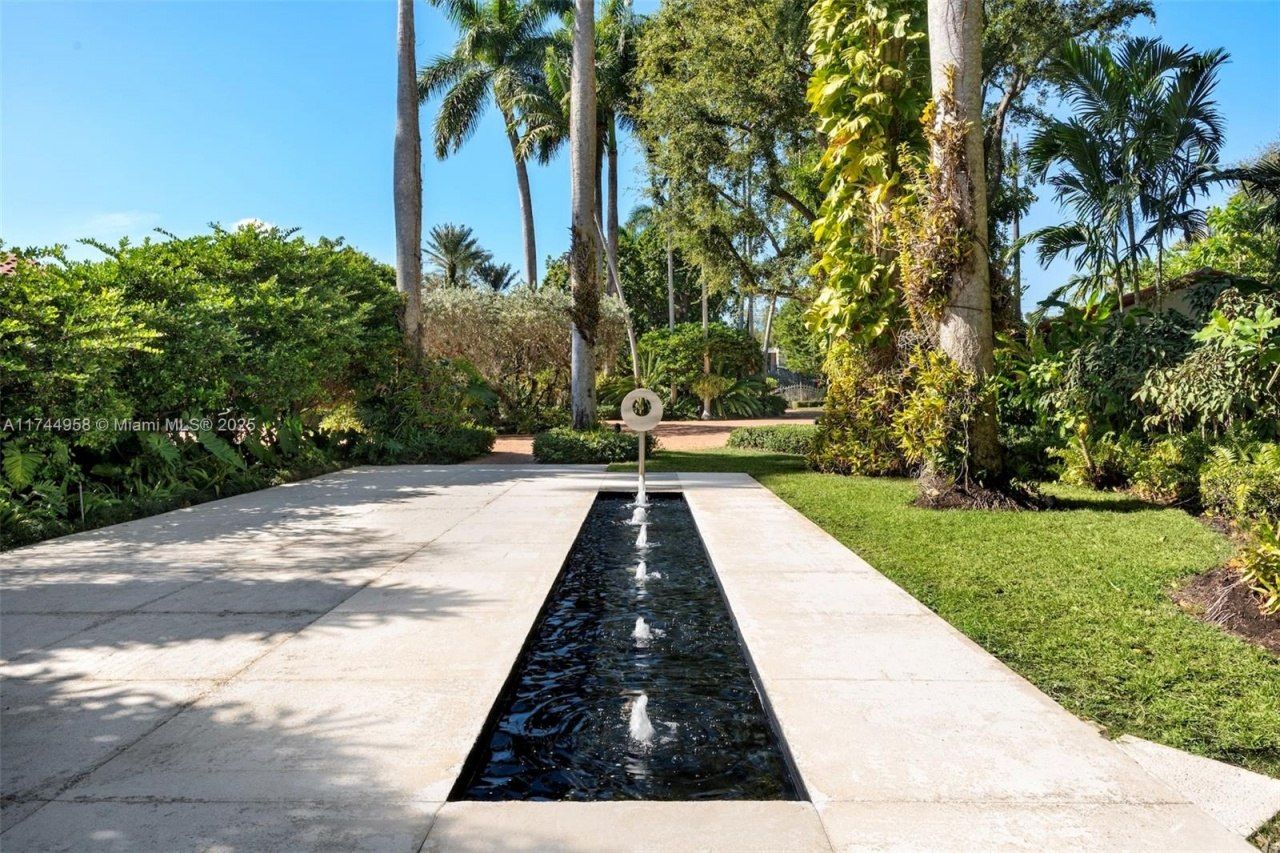 4197 S Douglas Rd, Miami, FL 33133 Photo