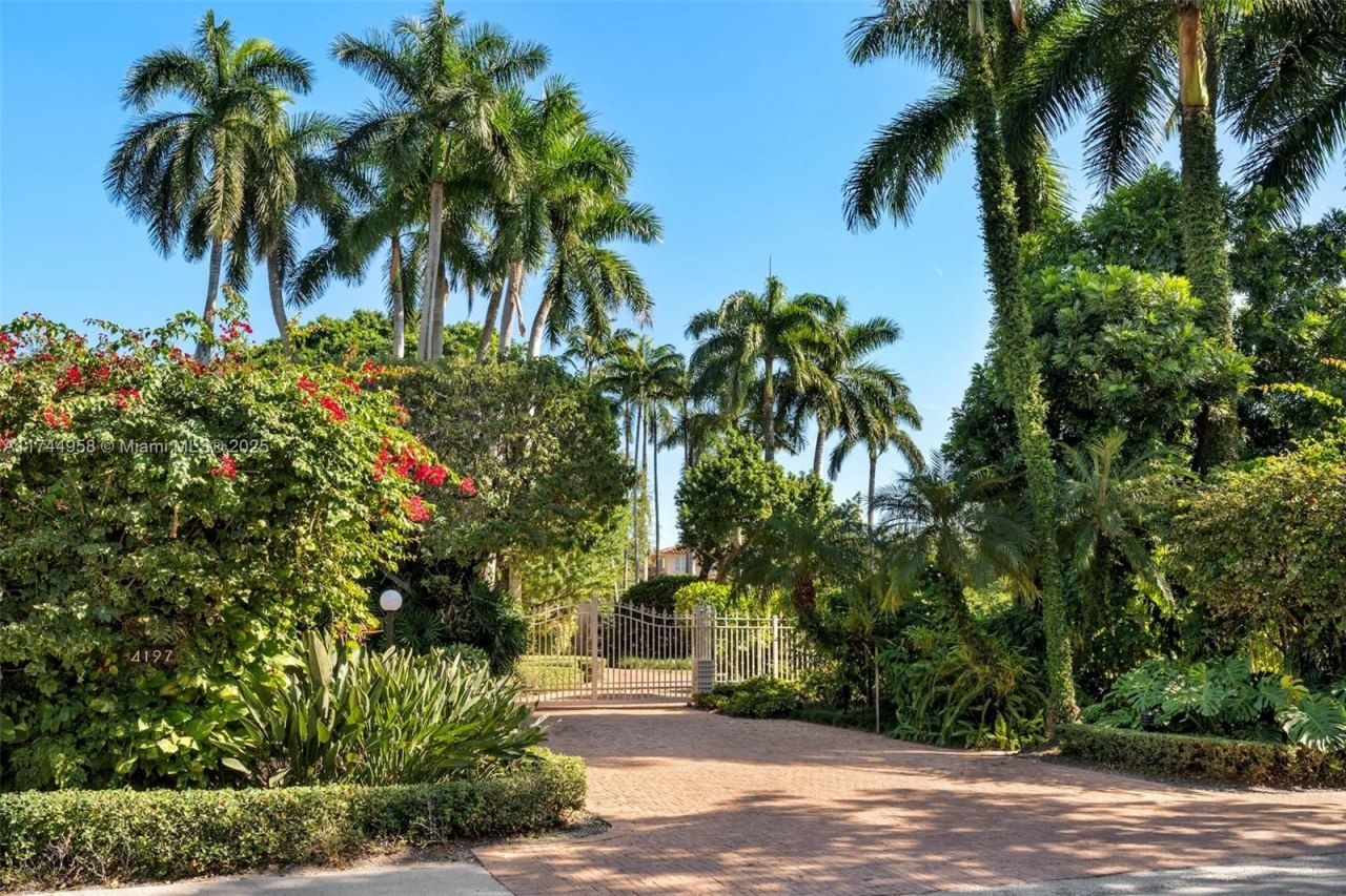 4197 S Douglas Rd, Miami, FL 33133 Photo