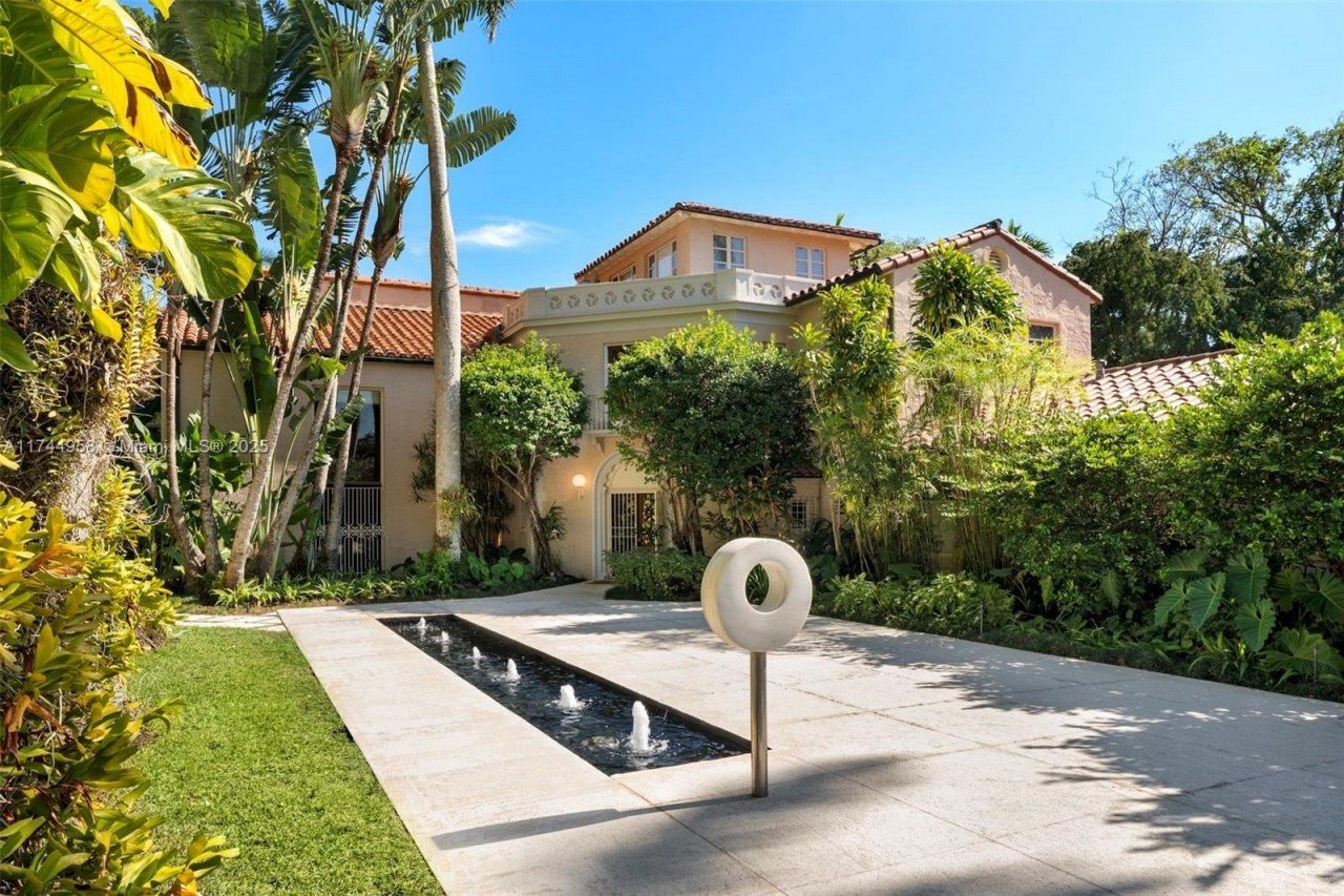 4197 S Douglas Rd, Miami, FL 33133 Photo