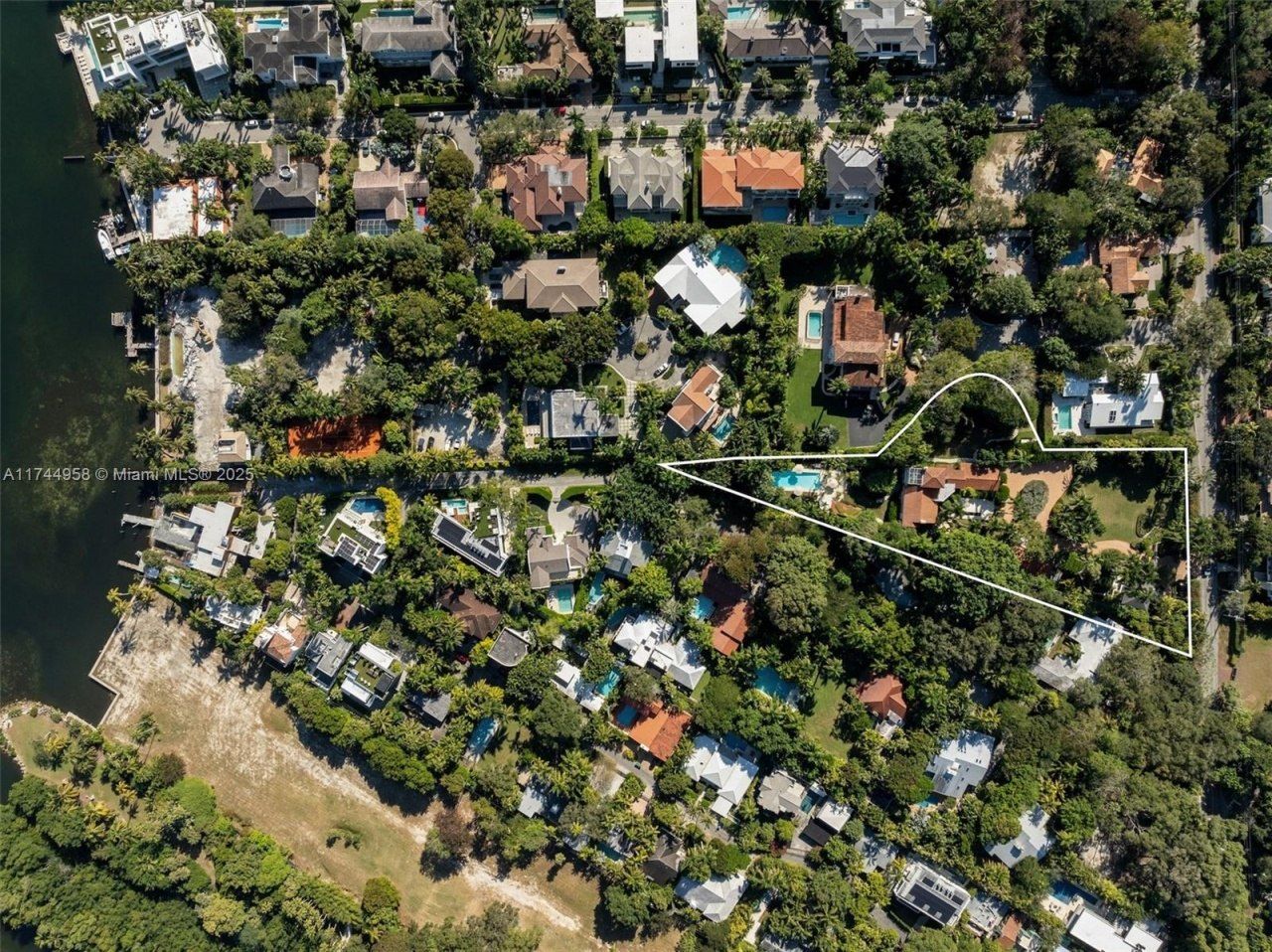 4197 S Douglas Rd, Miami, FL 33133 Photo