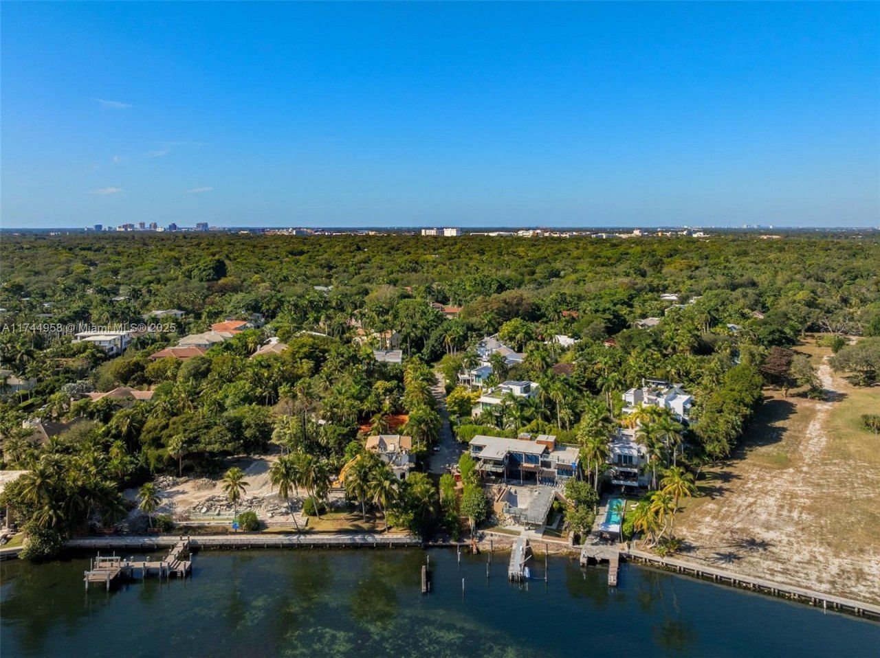 4197 S Douglas Rd, Miami, FL 33133 Photo