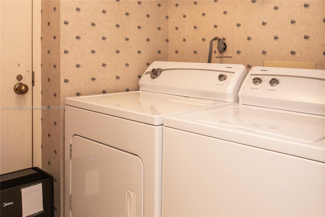 300 Three Islands Blvd, Unit 406, Hallandale Beach, FL 33009 Photo