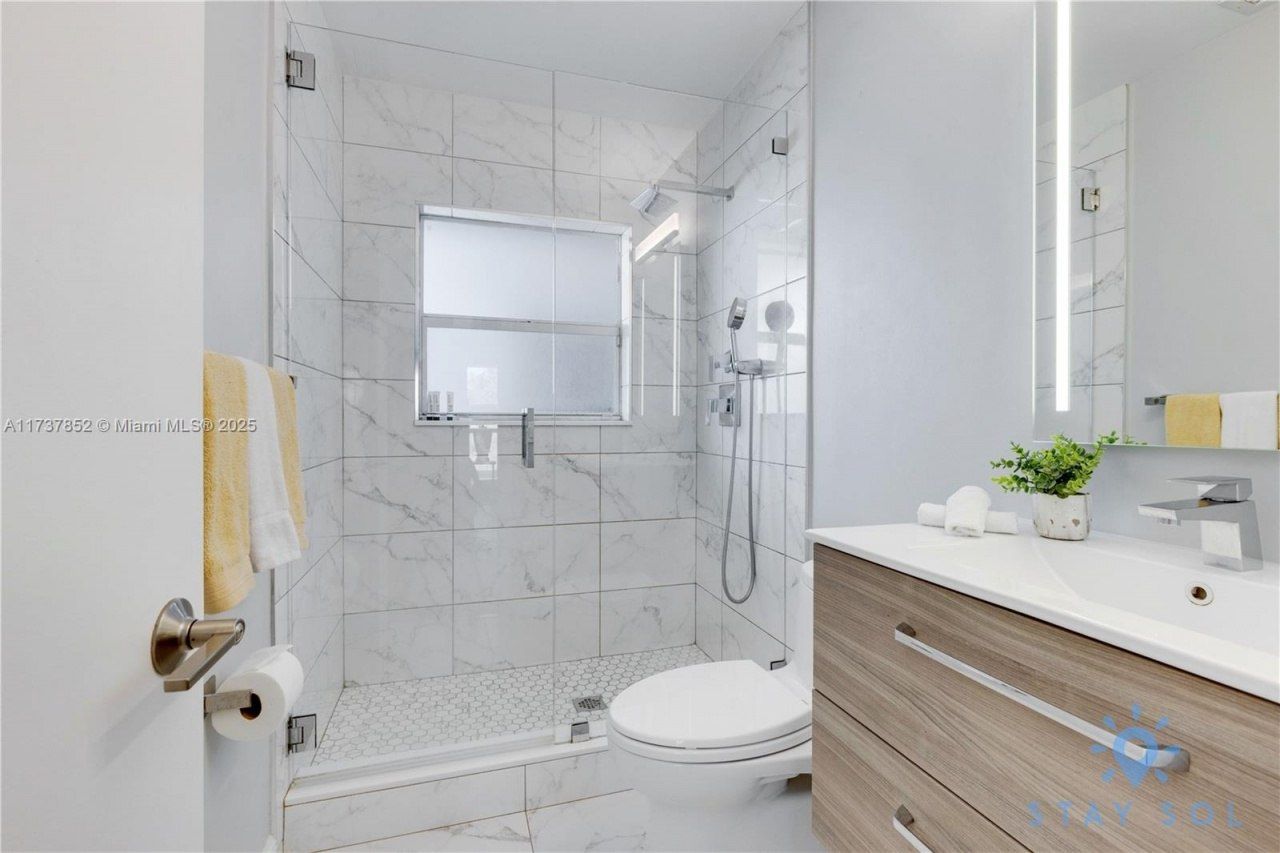 328 Missouri St, Hollywood, FL 33019 Photo