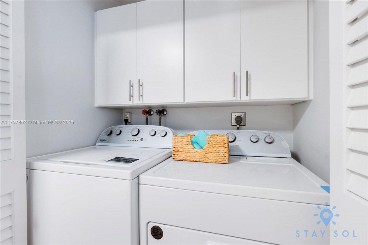 328 Missouri St, Hollywood, FL 33019 Photo