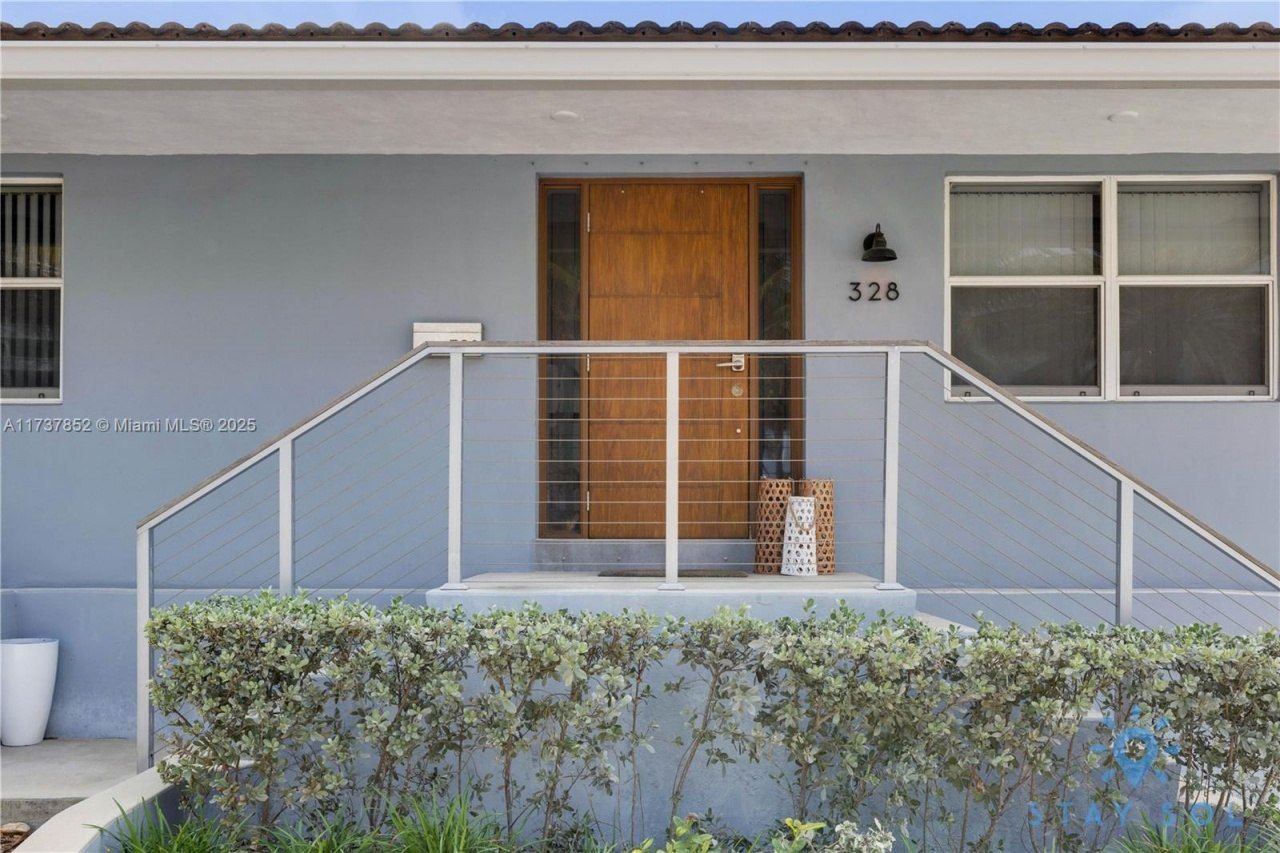 328 Missouri St, Hollywood, FL 33019 Photo