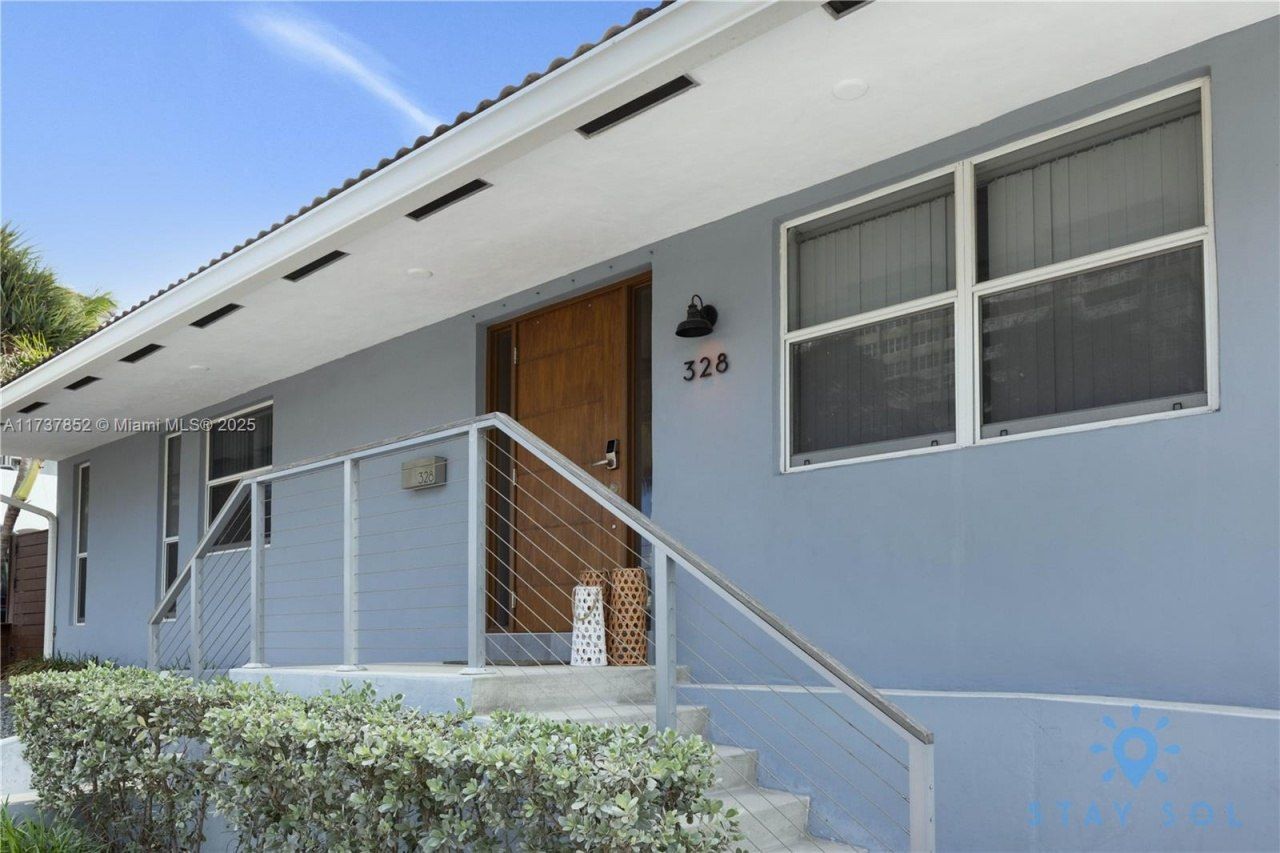 328 Missouri St, Hollywood, FL 33019 Photo