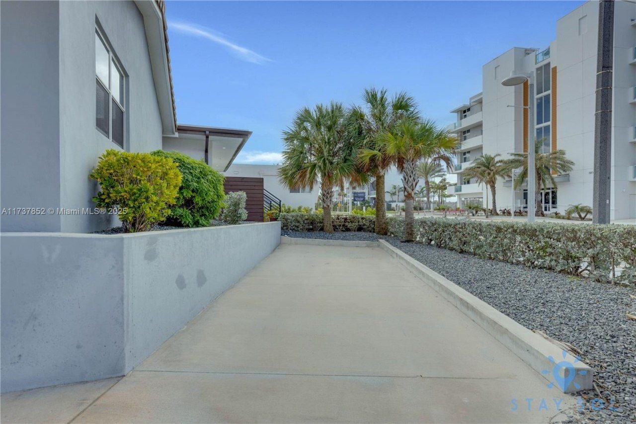 328 Missouri St, Hollywood, FL 33019 Photo