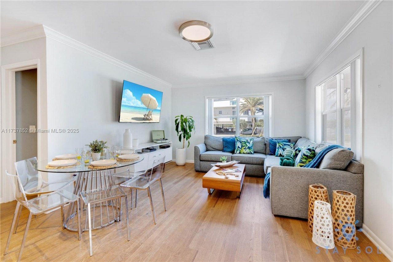 328 Missouri St, Hollywood, FL 33019 Photo