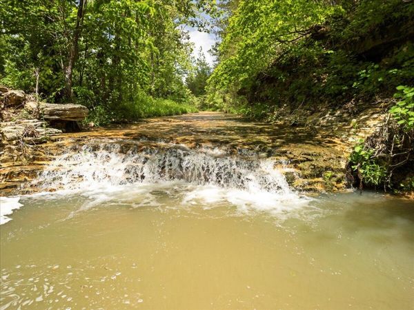 000 Shelton Road, Willow Springs, MO 65793