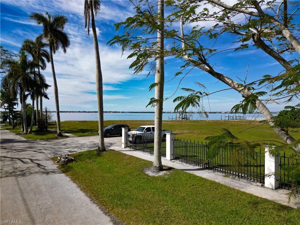 1301 Poinciana Ave, Fort Myers, FL 33901 Photo