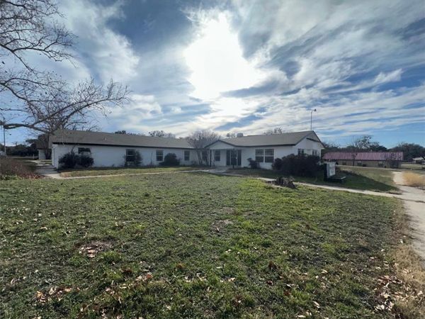 1405 W Storey Street, San Saba, TX 76877