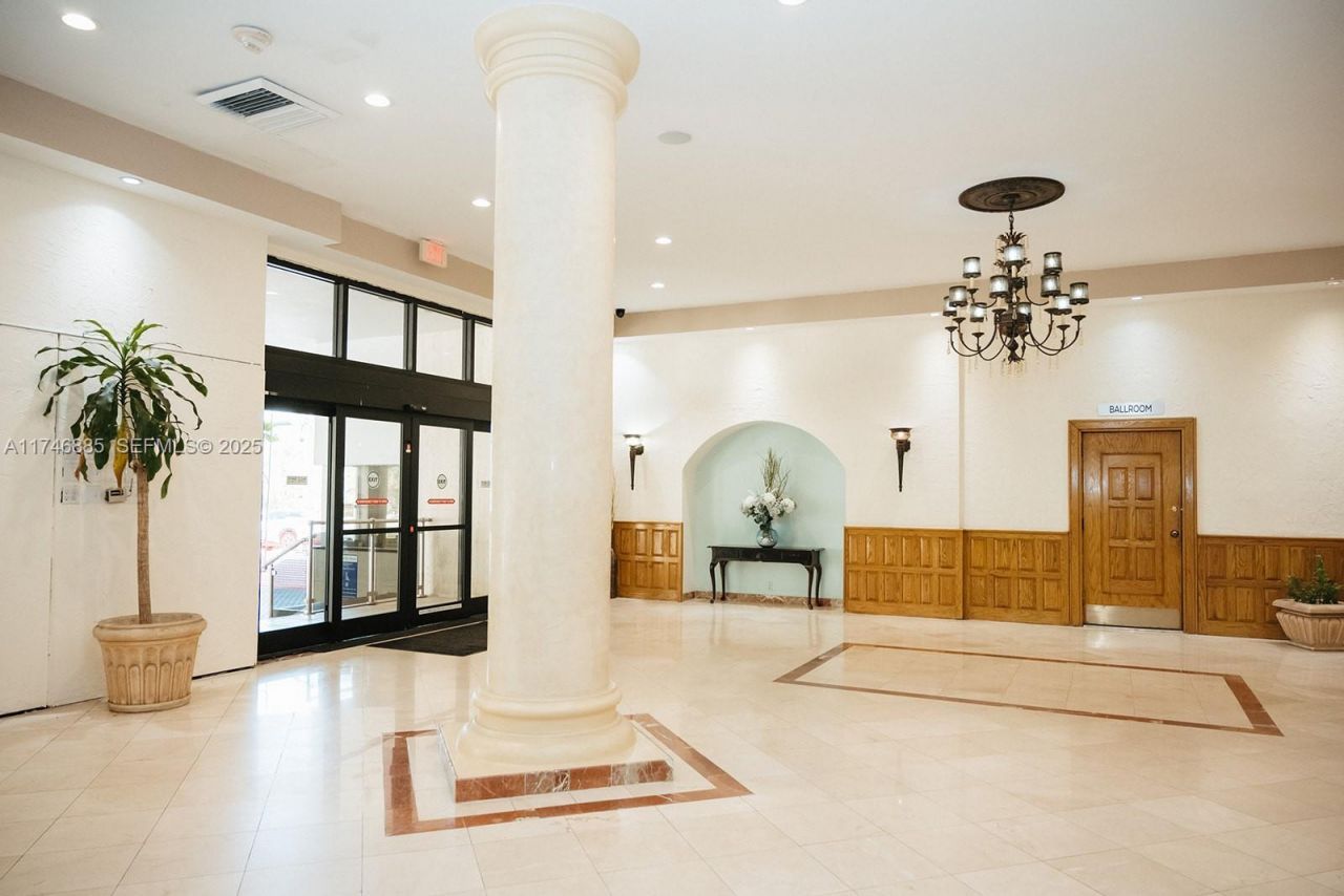 3725 S Ocean Dr, Unit 1019, Hollywood, FL 33019 Photo