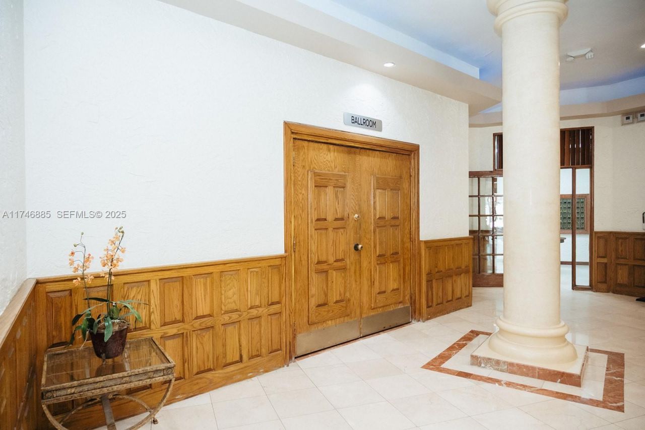 3725 S Ocean Dr, Unit 1019, Hollywood, FL 33019 Photo