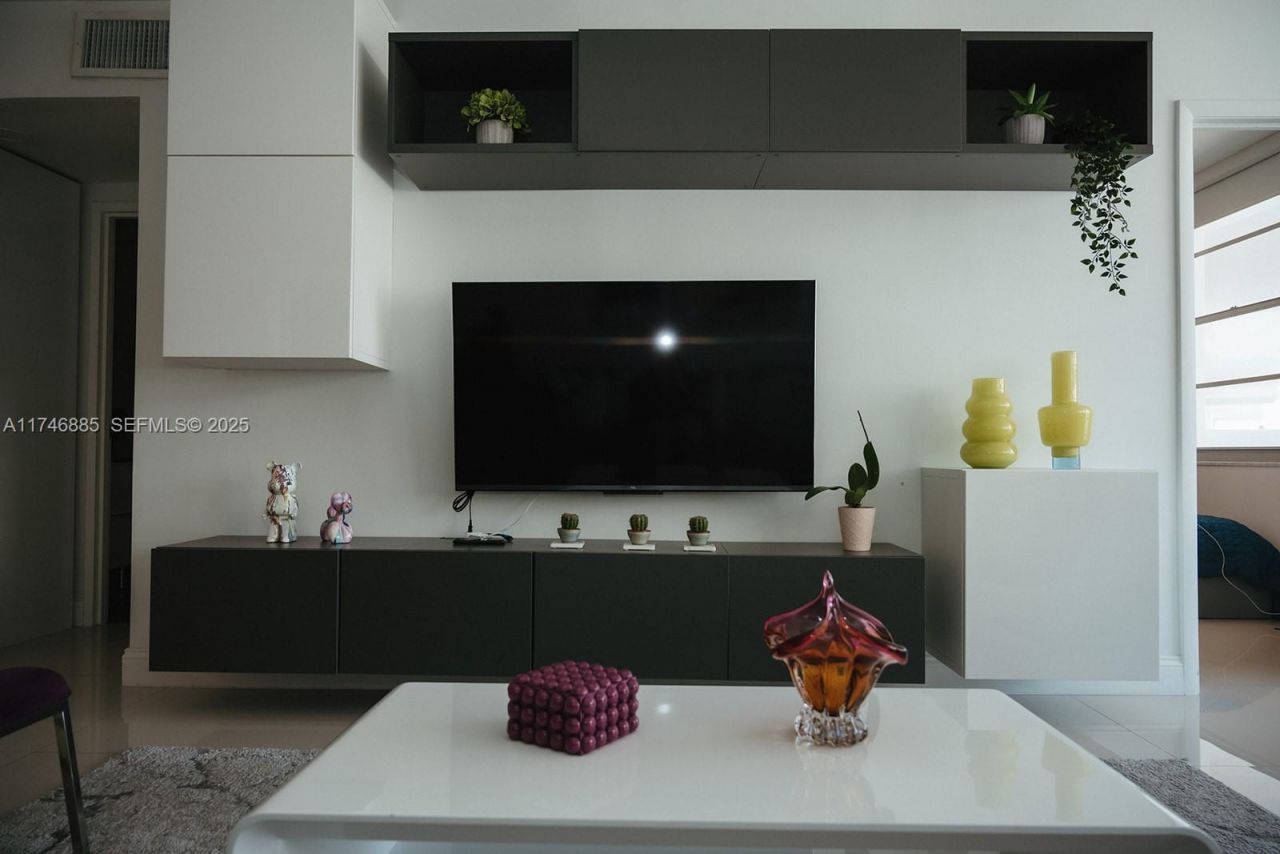 3725 S Ocean Dr, Unit 1019, Hollywood, FL 33019 Photo