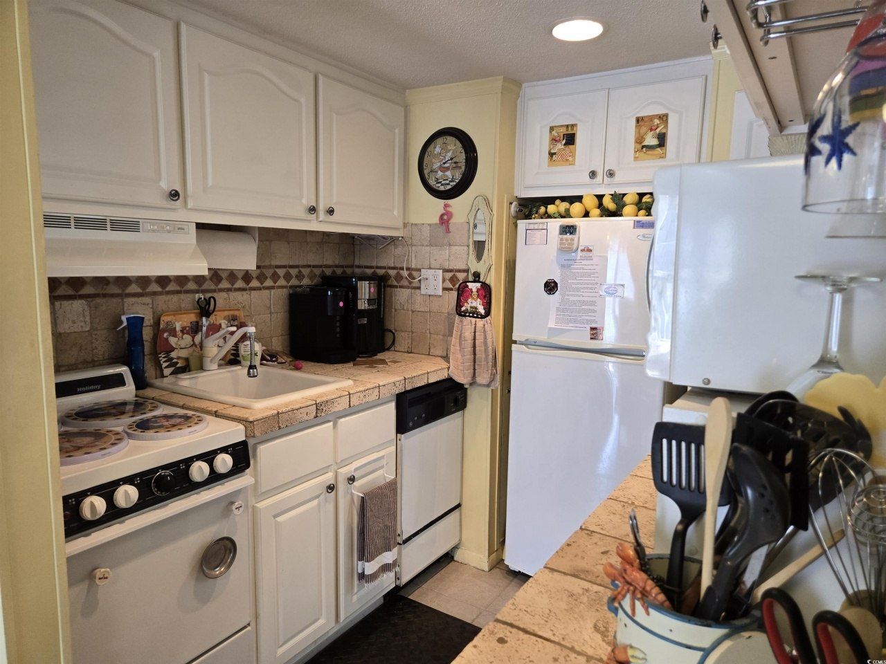 2204 S Perrin Dr. Photo 21