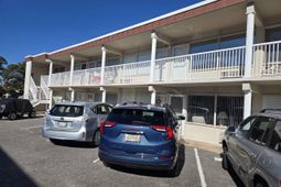 2204 S Perrin Dr. photo 4