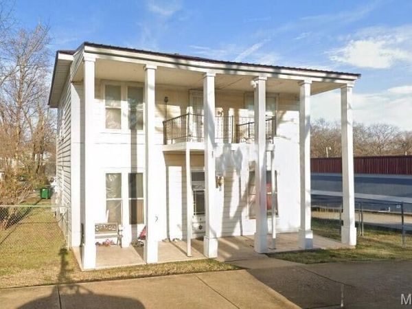 305 E Main Street, Willow Springs, MO 65793