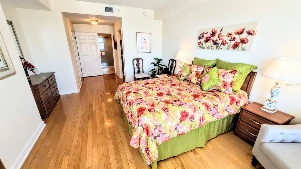 750 N Tamiami Trail, Unit 1404, Sarasota, FL 34236 Photo