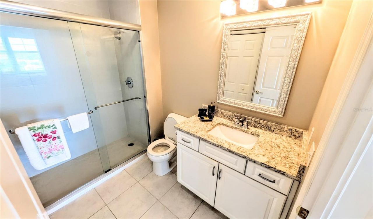 750 N Tamiami Trail, Unit 1404, Sarasota, FL 34236 Photo