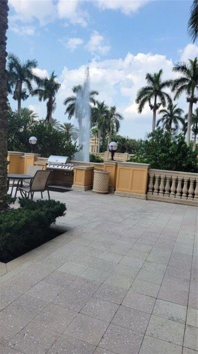 750 N Tamiami Trail, Unit 1404, Sarasota, FL 34236 Photo