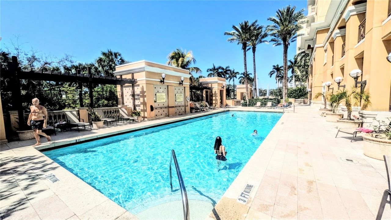 750 N Tamiami Trail, Unit 1404, Sarasota, FL 34236 Photo