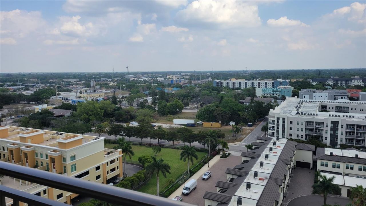 750 N Tamiami Trail, Unit 1404, Sarasota, FL 34236 Photo