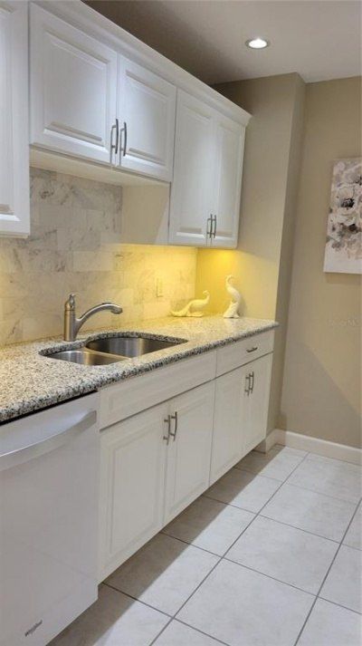 750 N Tamiami Trail, Unit 1404, Sarasota, FL 34236 Photo