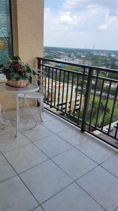 750 N Tamiami Trail, Unit 1404, Sarasota, FL 34236 Photo