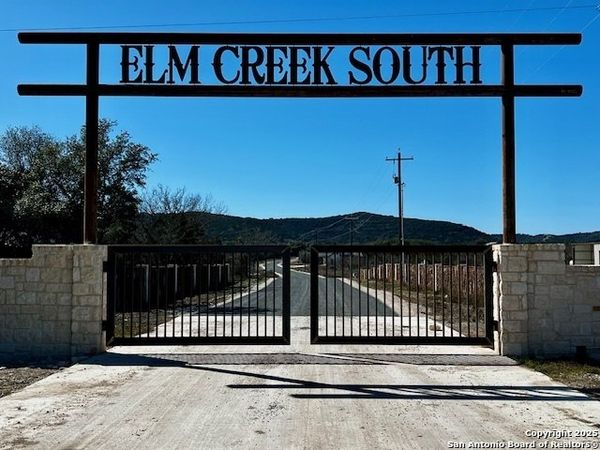 250 Redbud Rd., ConCan, TX 78838