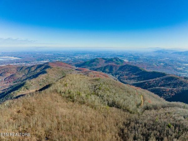 Seay Lane, Dandridge, TN 37725