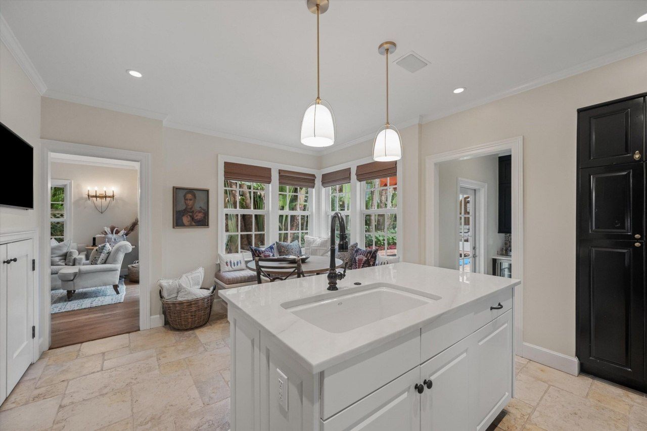 2411 Aravale Road, West Palm Beach, FL 33401 Photo