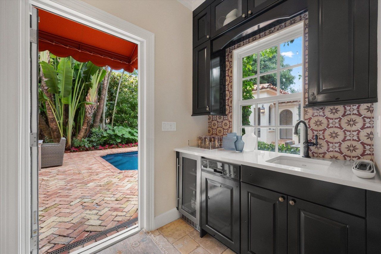 2411 Aravale Road, West Palm Beach, FL 33401 Photo