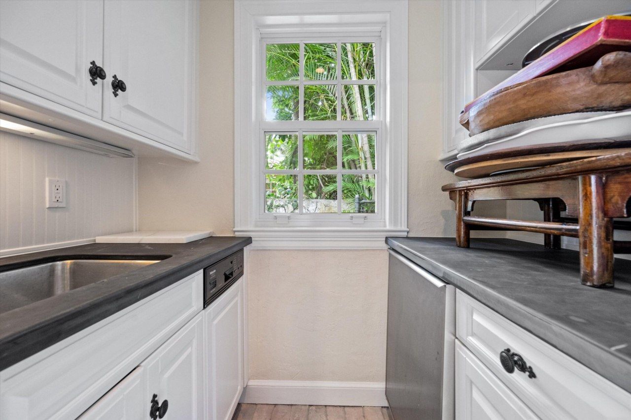 2411 Aravale Road, West Palm Beach, FL 33401 Photo