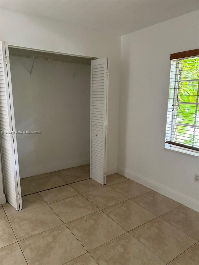 9136 NW 192nd Ter, Hialeah, FL 33018 Photo
