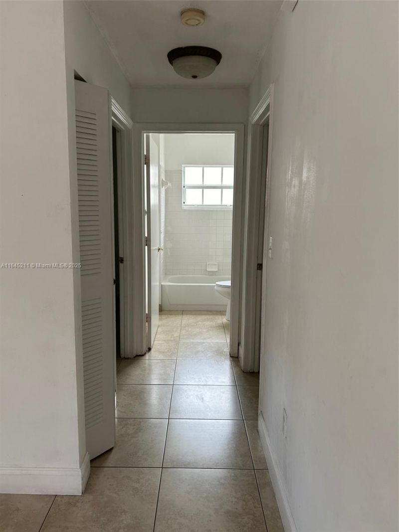 9136 NW 192nd Ter, Hialeah, FL 33018 Photo