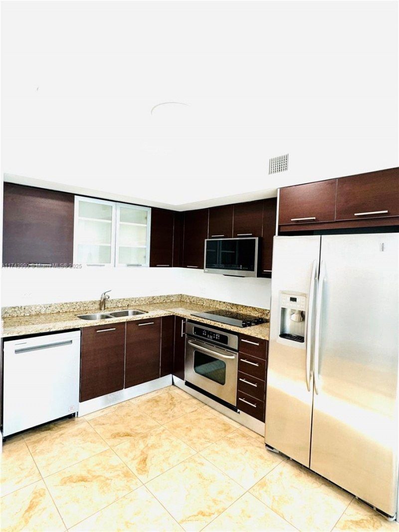 41 SE 5th St, Unit 808, Miami, FL 33131 Photo