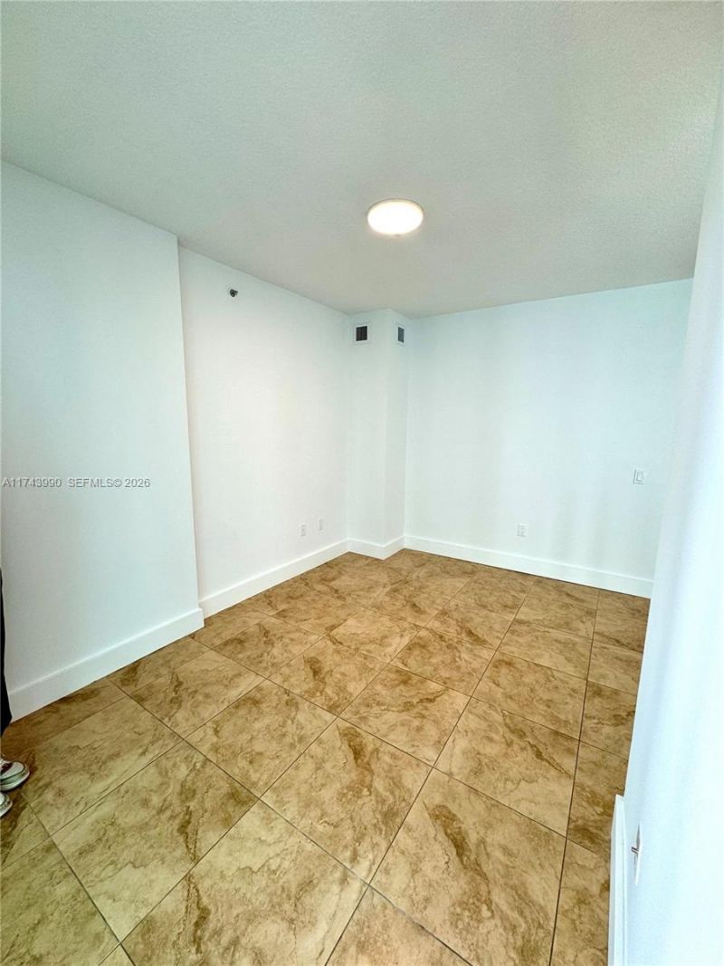 41 SE 5th St, Unit 808, Miami, FL 33131 Photo