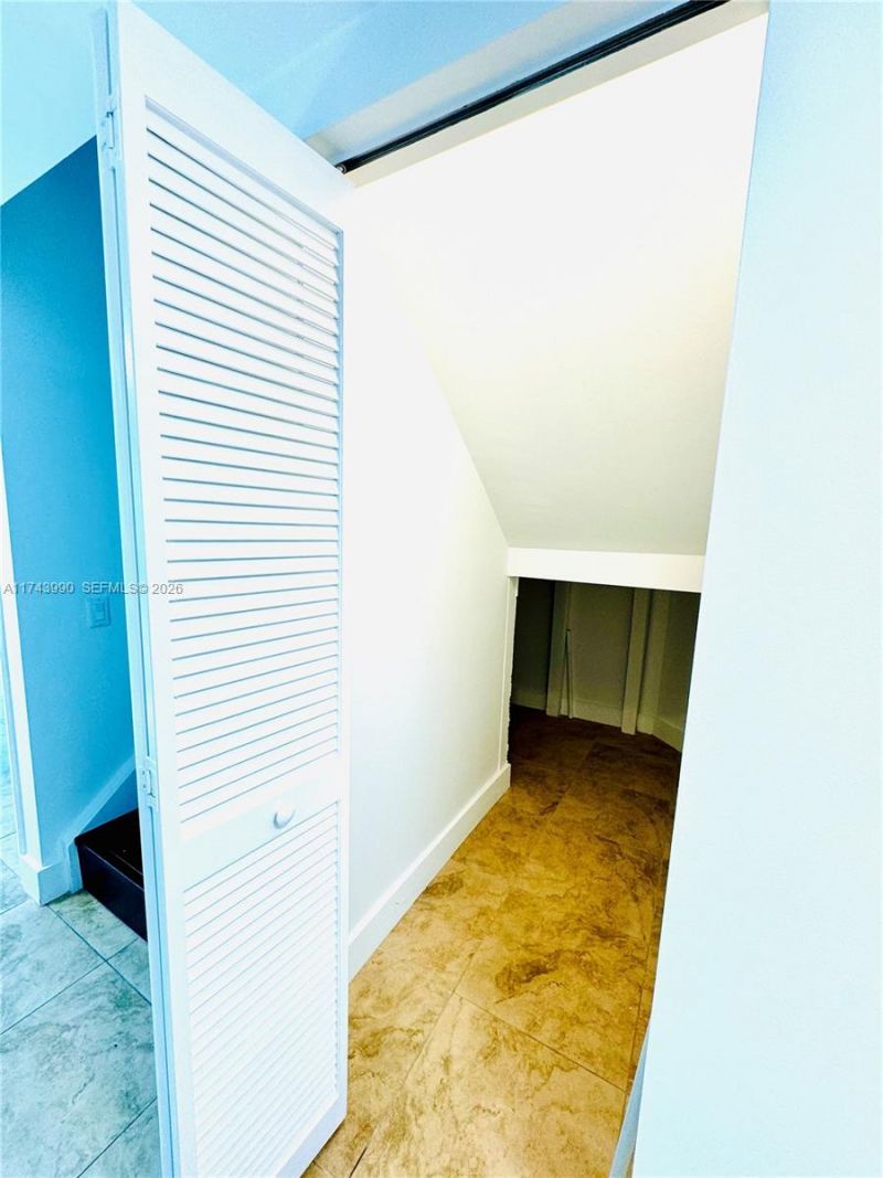 41 SE 5th St, Unit 808, Miami, FL 33131 Photo