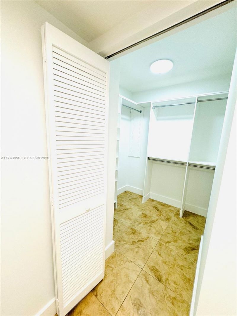 41 SE 5th St, Unit 808, Miami, FL 33131 Photo