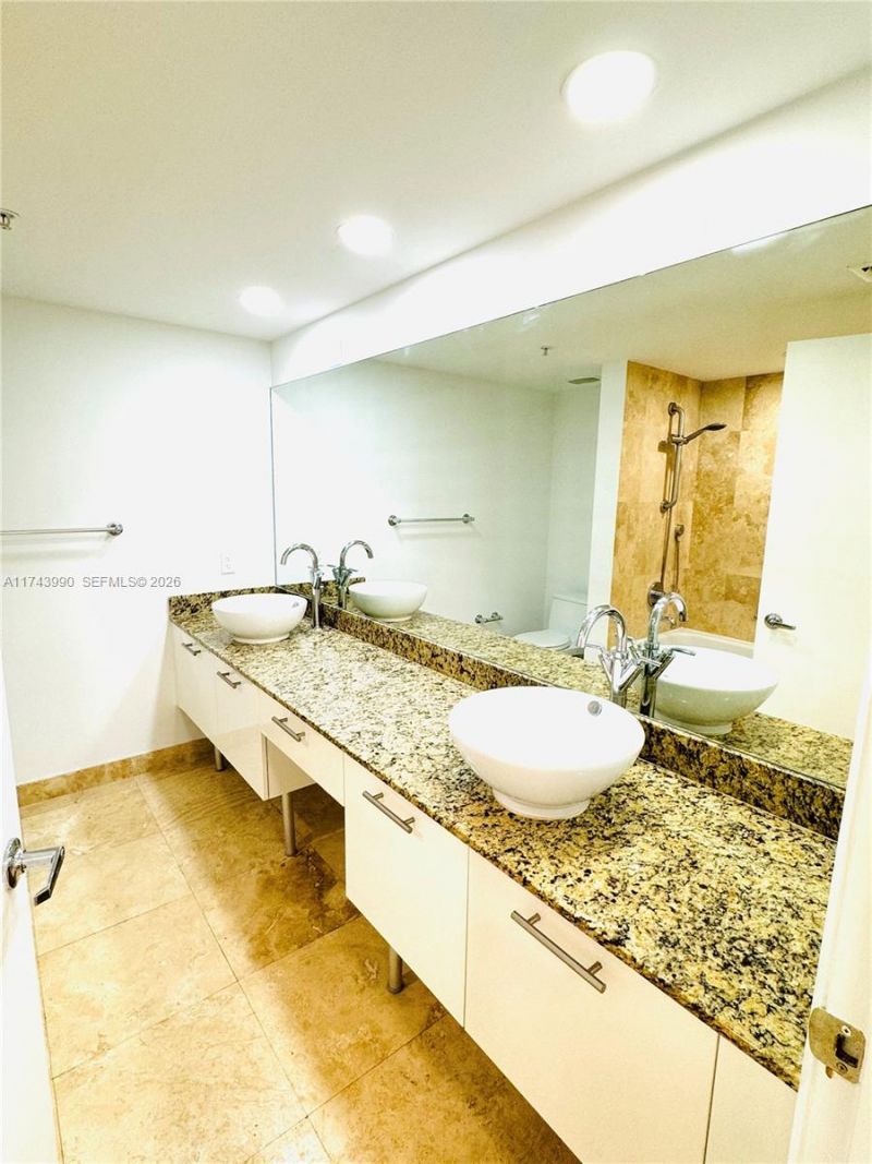 41 SE 5th St, Unit 808, Miami, FL 33131 Photo