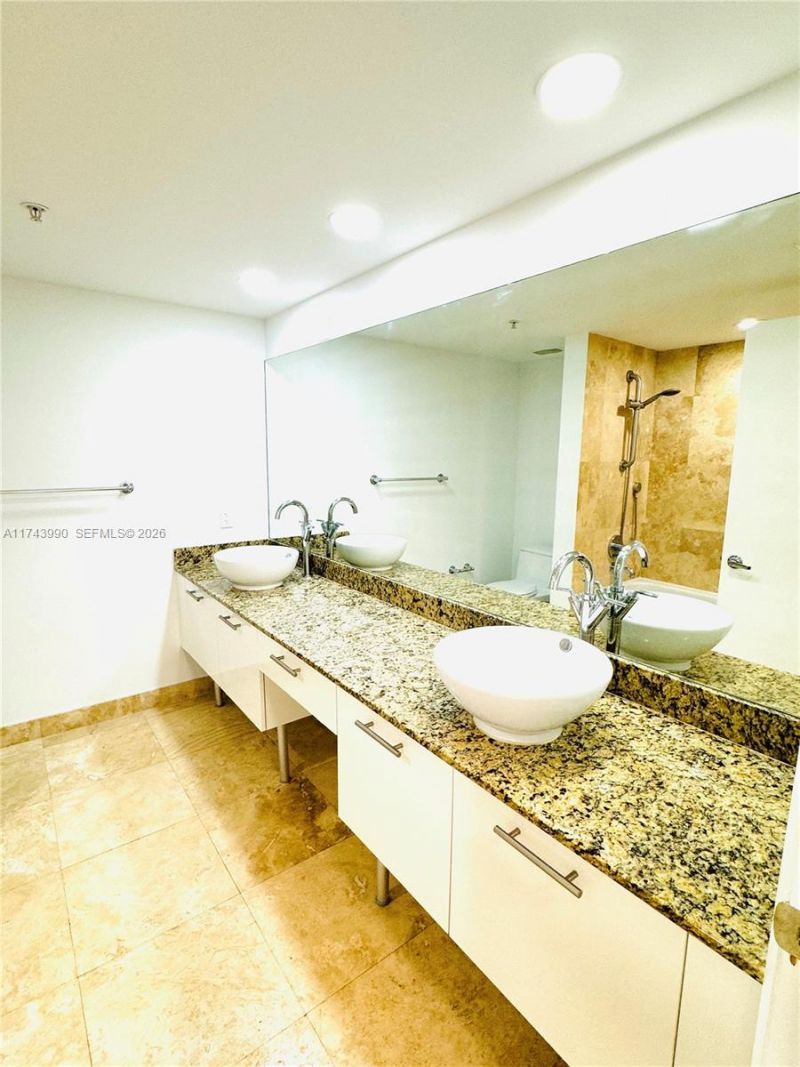 41 SE 5th St, Unit 808, Miami, FL 33131 Photo