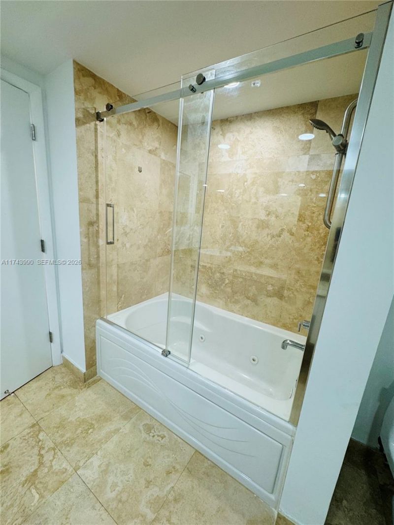 41 SE 5th St, Unit 808, Miami, FL 33131 Photo