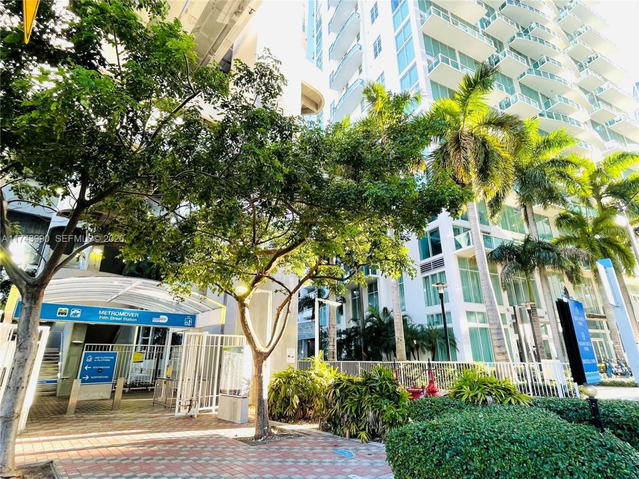41 SE 5th St, Unit 808, Miami, FL 33131 Photo