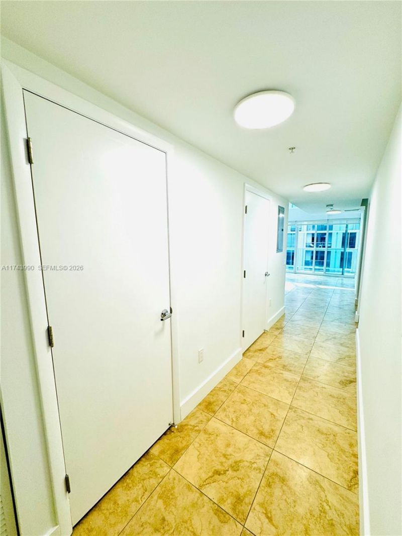 41 SE 5th St, Unit 808, Miami, FL 33131 Photo