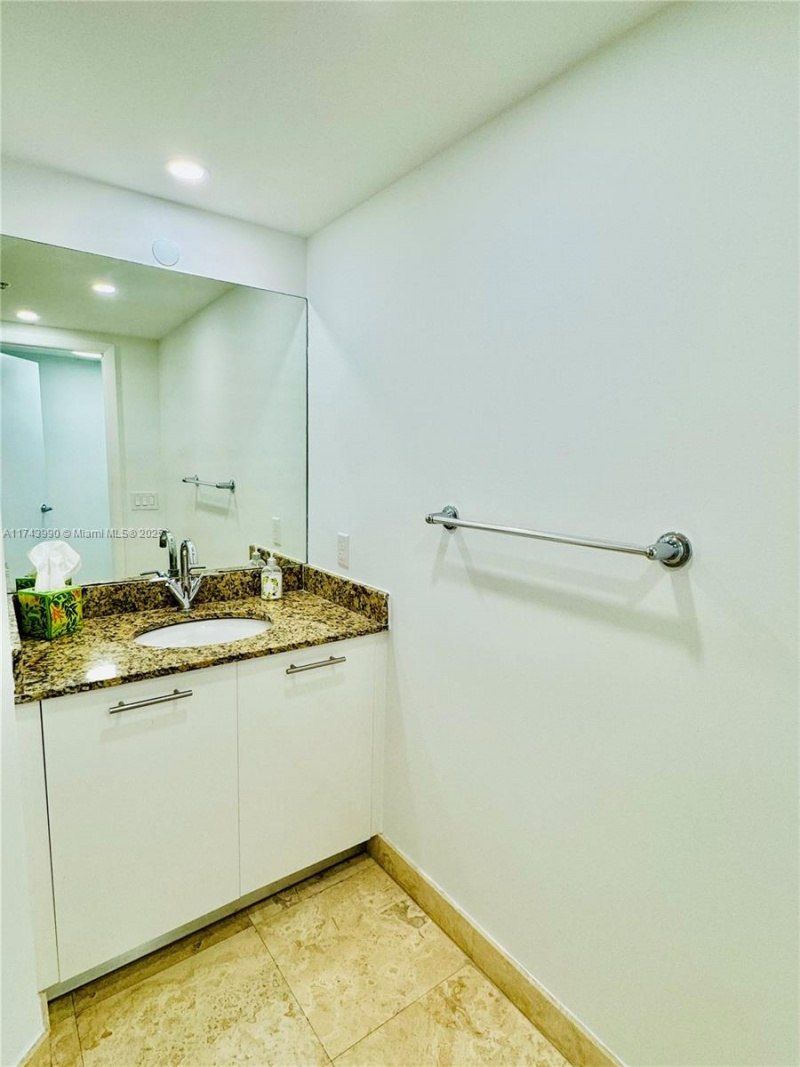 41 SE 5th St, Unit 808, Miami, FL 33131 Photo