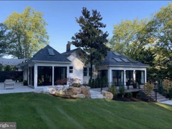 15841 YORK ROAD, SPARKS, MD 21152