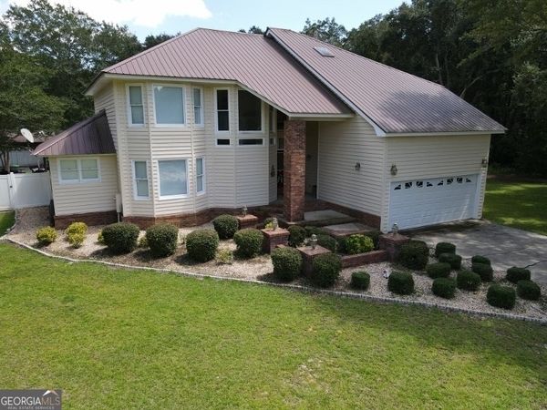 11 Plantation Drive, Swainsboro, GA 30401