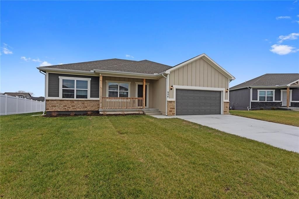 908 SW Pintail Lane, Oak Grove, MO 64075 Main Photo