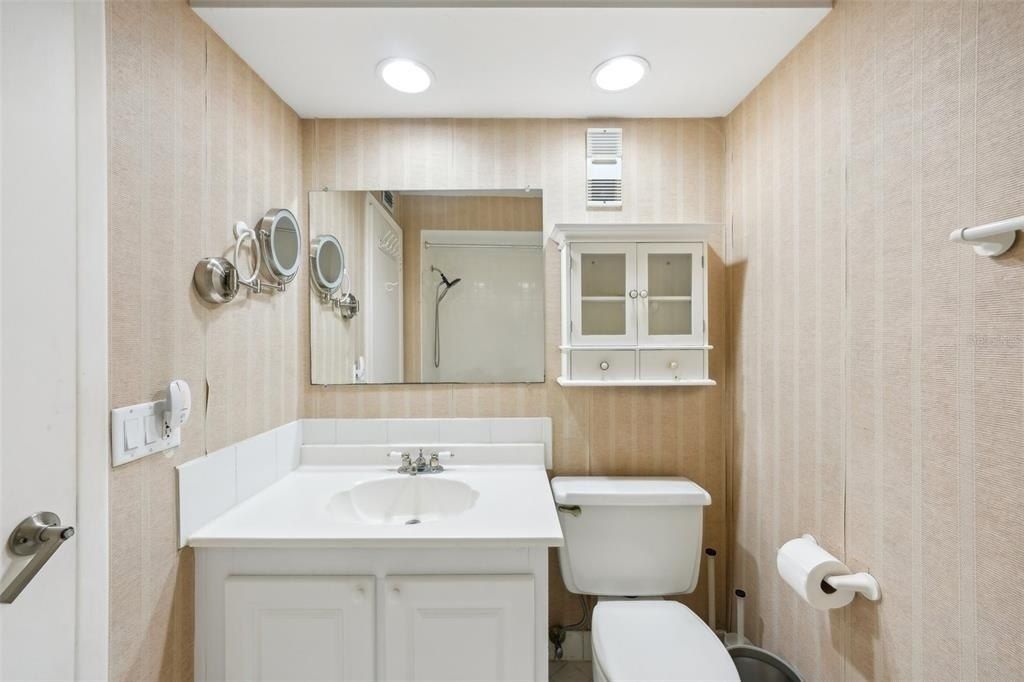 1120 N Shore Drive Ne, Unit 903, Saint Petersburg, FL 33701 Photo