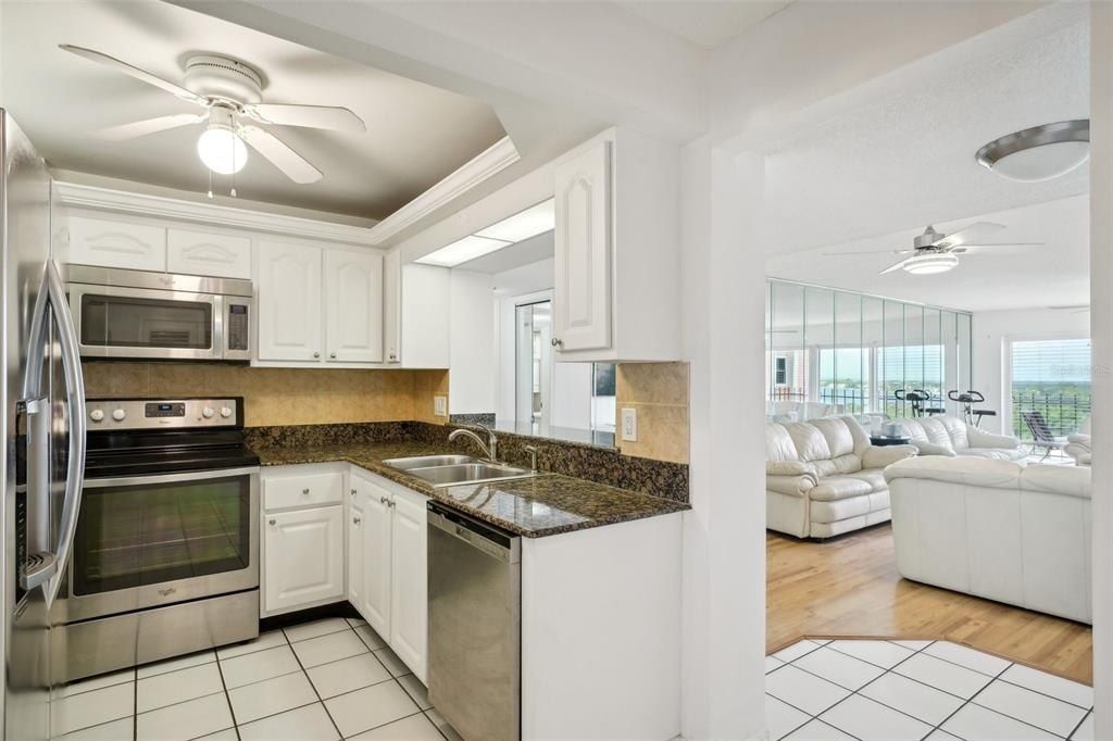 1120 N Shore Drive Ne, Unit 903, Saint Petersburg, FL 33701 Photo